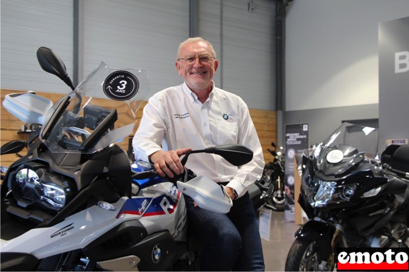 Boxer Evasion, le projet d'un père et ses 3 fils, jacques guers dans sa concession bmw boxer evasion a lille