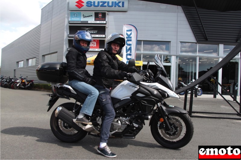 Rencontre Factory Moto avec Thierry et Laurence, thierry et laurence sur leur suzuki v strom 650