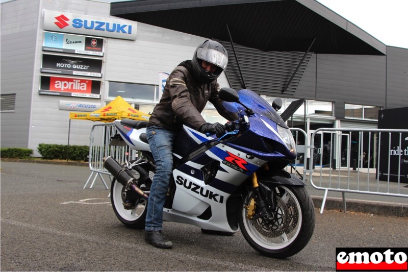 Rencontre Factory Moto avec Benoit et sa GSXR 1000, benoit et sa nouvelle gsxr 1000 de 2004 chez factory moto suzuki Rencontre Factory Moto avec Benoit et sa GSXR 1000, benoit et sa nouvelle gsxr 1000 de 2004 chez factory moto suzuki