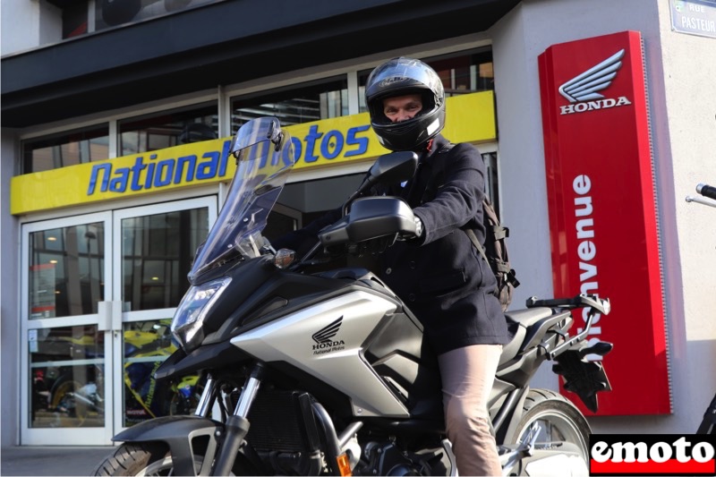 Rencontre National Motos : Christophe et sa NC750X, christophe et sa nouvelle nc750x devant chez national motos