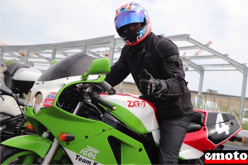 Rencontre : il roule avec un Arai replica unique, au guidon de sa zxr 7 avec son casque arai rx7 gp nicky hayden