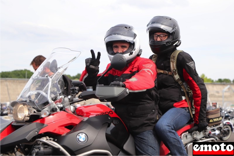 Rencontre avec Laurent et Muriel et le Arai QV-Pro, laurent et muriel portent un arai qv pro sur leur gsa