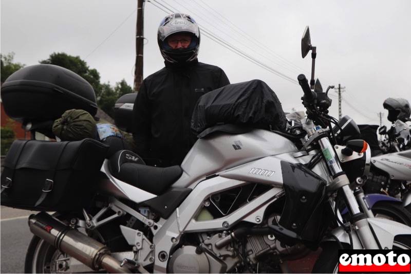 Rencontre: François sa SV1000 et son Arai Viper GT, francois sa sv1000n et son casque arai viper gt