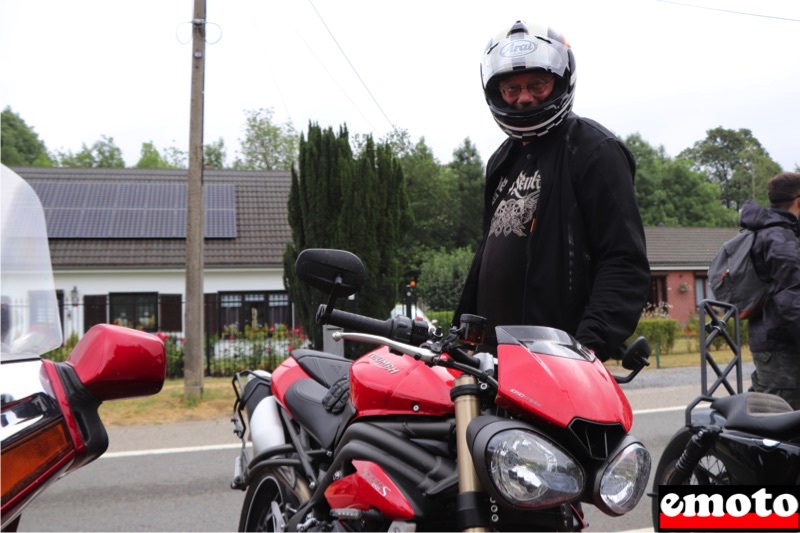 Rencontre : Philippe, sa Speed et son Arai Axces, philippe sa speed triple et son arai axces 2