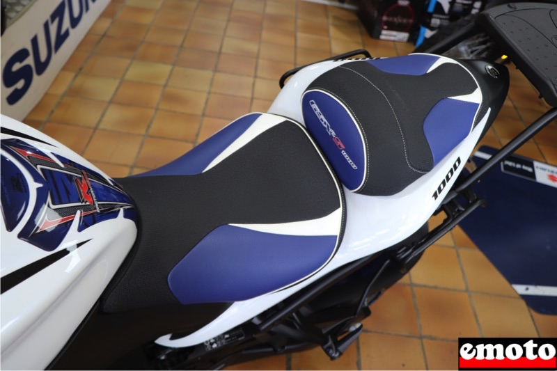 selle bagster aux couleurs de la gsxs 1000