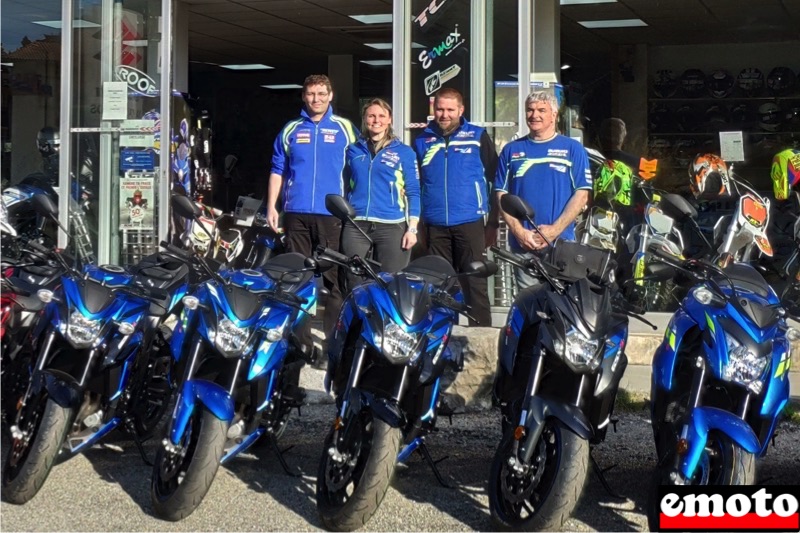 Rencontre Yakamotos Suzuki avec Gilles, le patron, l equipe de yakamotos a chateau arnoux saint auban avec gilles caparros a gauche elodie sa compagne dans cette belle aventure et a droite jean louis souvent cite par des clients