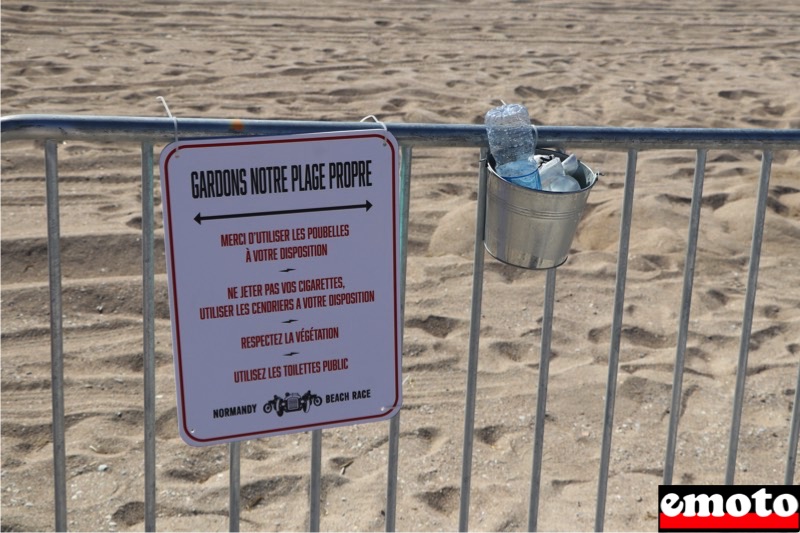 La Normandy Beach Race 2019 et l'écologie vintage, les cendriers se sont vites transformes en poubelles archi pleines du cote de la mer