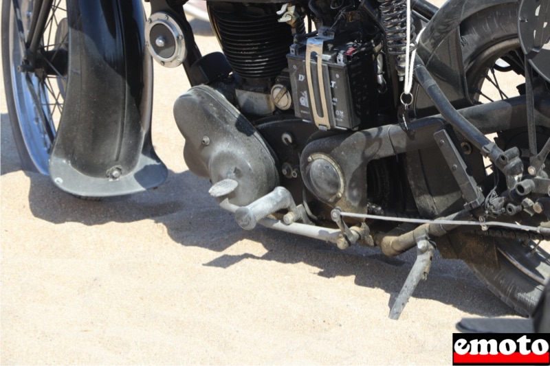 pas de tapis environnemental sous cette moto pas de tapis environnemental sous cette moto