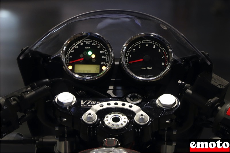 finition moto guzzi v7 iii racer 10e anniversaire finition moto guzzi v7 iii racer 10e anniversaire