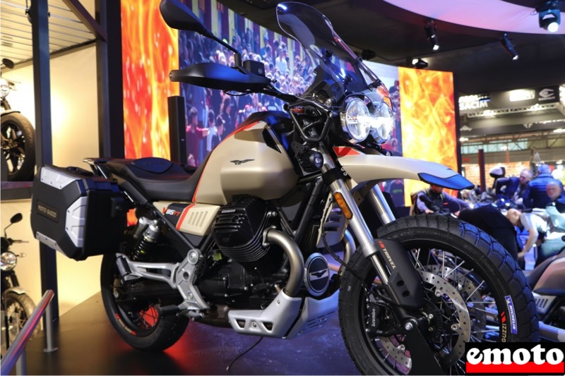 moto guzzi v85tt avec son equipement pour voyager moto guzzi v85tt avec son equipement pour voyager