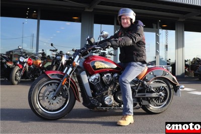 Philippe et son Indian Scout chez Indian Lille