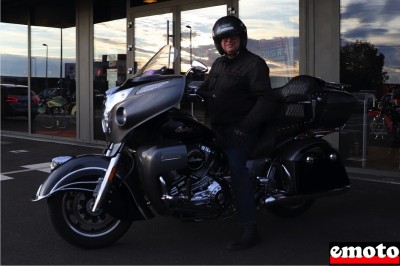 Olivier et son Indian Roadmaster chez Indian Lille