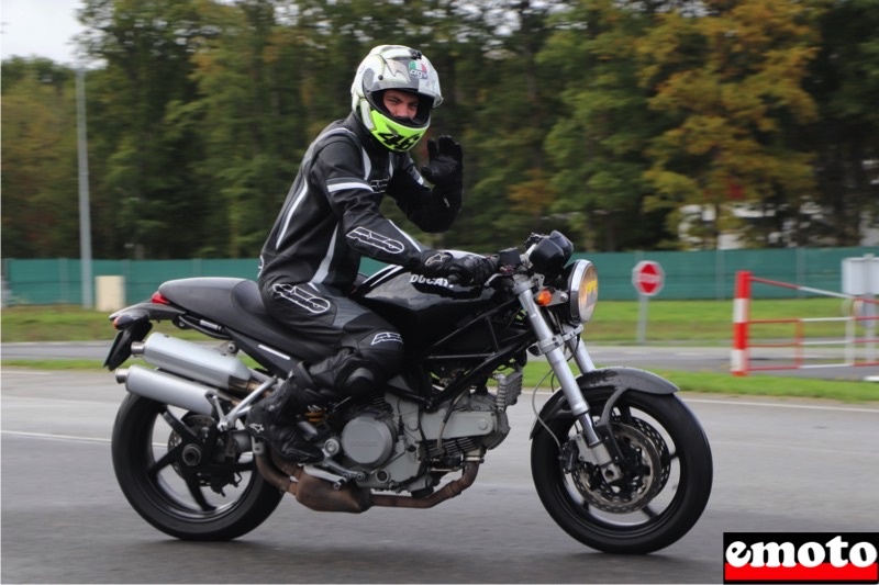 romain s en va en pregrille d une session presque seche au guidon de sa ducati monster s2r 800