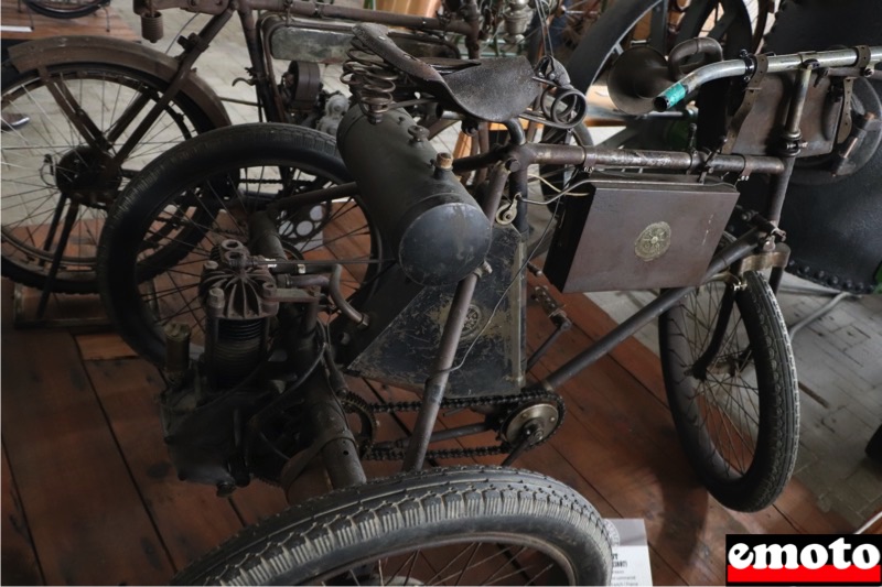 tricycle clement de dion bouton de 1897