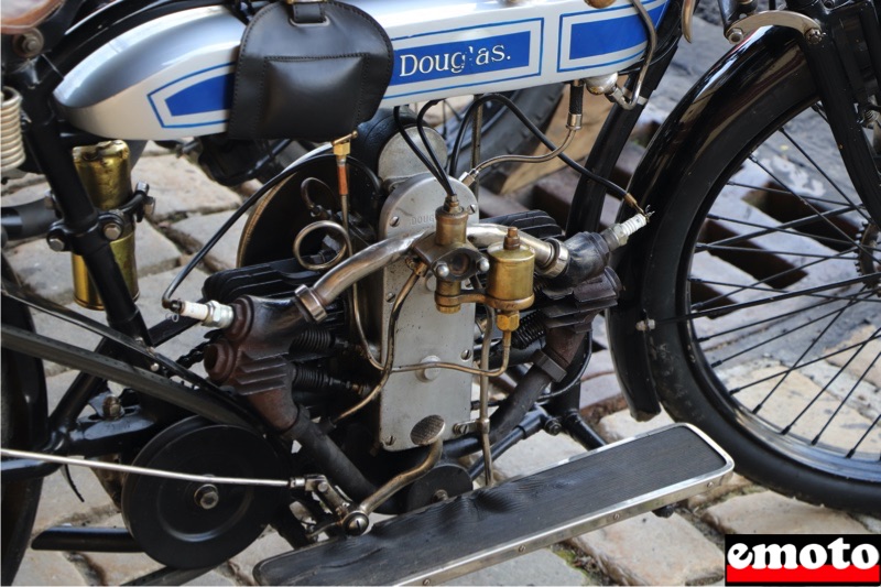 douglas de 1918 avec son fameux moteur bicylindree a plat de 600 cm3