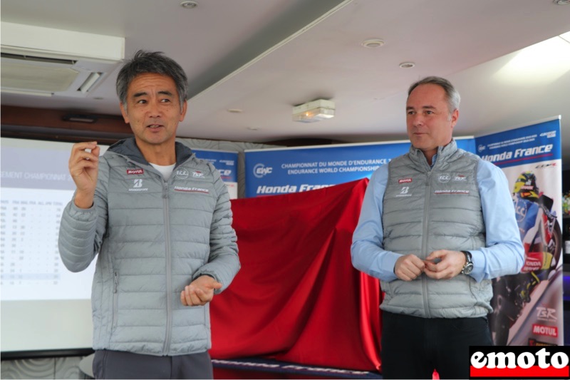 masakazu fujii le team manager de fcc tsr honda france et fabrice rcoque dg honda france