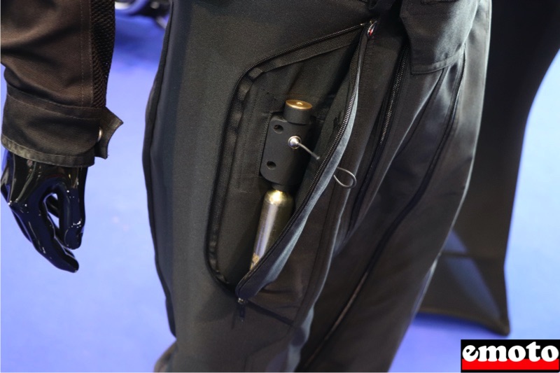 Sur pantalon airbag CX Air Dynamics au salon de Lyon, sur pantalon airbag cx air dynamics a declenchement filaire