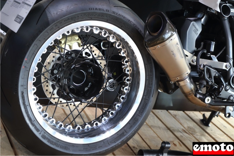 jantes a rayons kineo et silencieux akrapovic jantes a rayons kineo et silencieux akrapovic