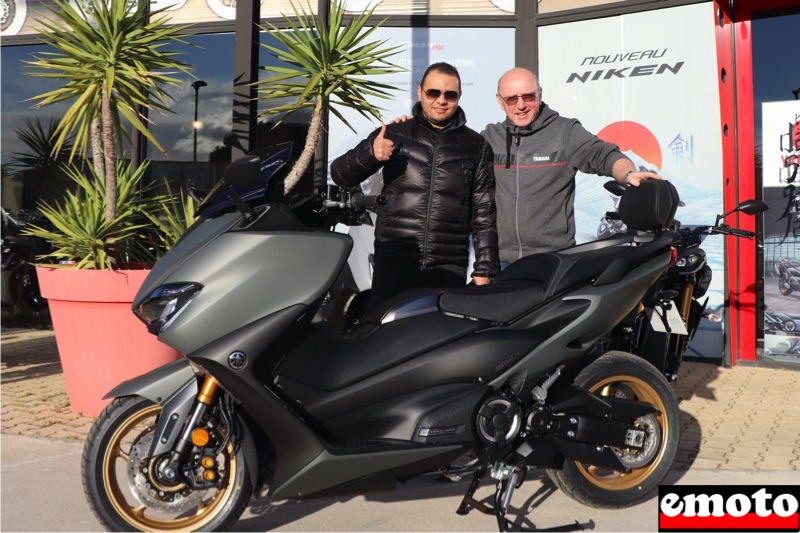 Youness et son Yamaha Tmax 560 Tech Max chez YAM34, youness et son yamaha tmax 560 avec fred chez yam34