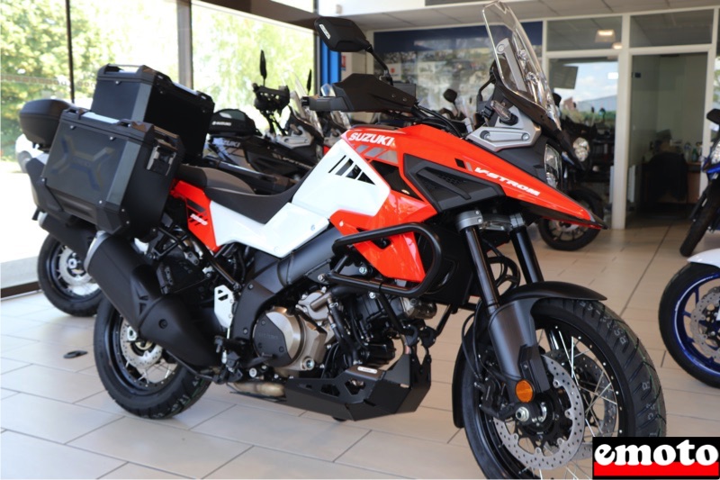 Valises plastiques et alu pour la Suzuki V Strom 1050 et XT, v strom 1050 avec son pack world traveler Valises plastiques et alu pour la Suzuki V Strom 1050 et XT, v strom 1050 avec son pack world traveler