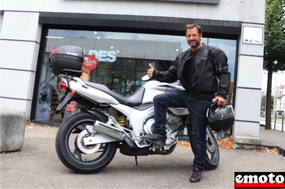 Arnaud et sa Yamaha TDM 850 chez Motos Sohn à Strasbourg