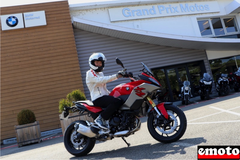 marion haerty et sa f 900 xr au depart de bmw grand prix motos le 30 juillet 2020