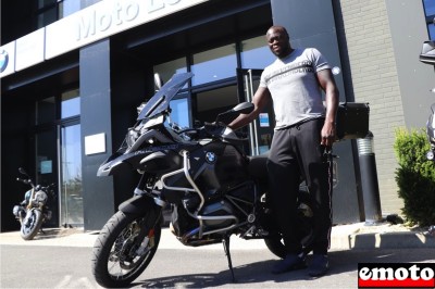 Bambia et sa BMW R 1200 GS Adventure chez Moto Loft