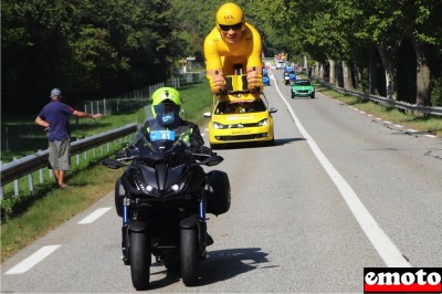 Patrice gagne l'étape du Tour de France avec sa Yamaha Niken
