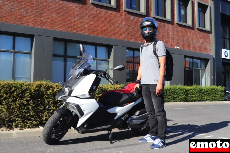 Silvio et son maxi scooter BMW C 400 X chez Moto Loft, silvio et son c 400 x chez moto loft