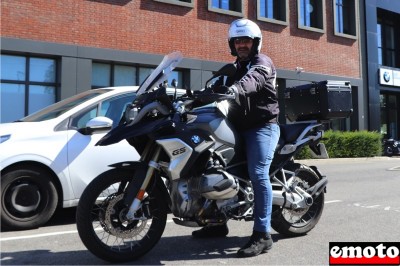 Vincent et sa BMW R 1250 GS chez Moto Loft à Gennevilliers