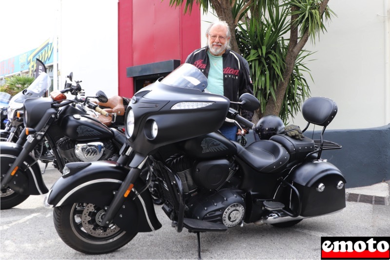 Serge et son Indian Chieftain Dark Horse chez Indian Toulon, serge et son indian chieftain dark horse chez indian toulon