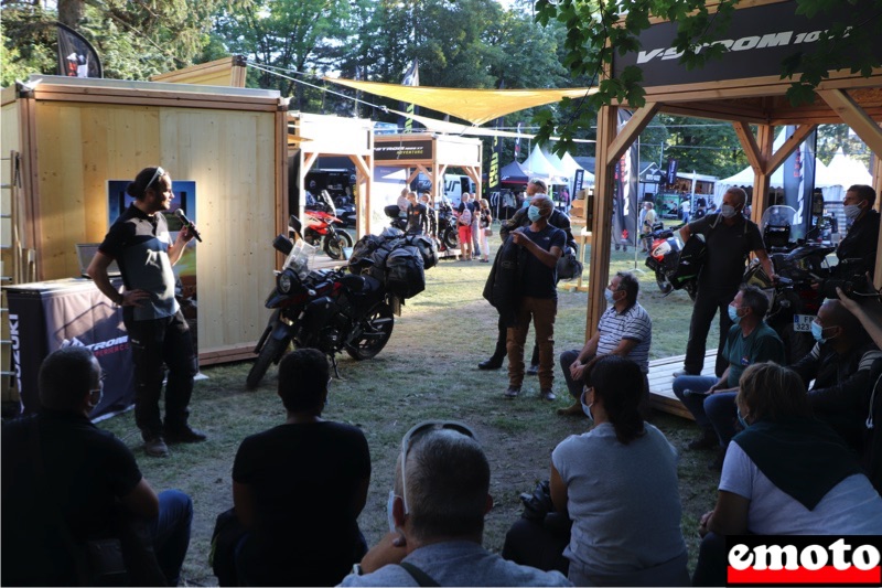 les beaux voyages font les beaux recits sebastien en parle aux amateurs sur le stand suzuki a barcelonnette les beaux voyages font les beaux recits sebastien en parle aux amateurs sur le stand suzuki a barcelonnette