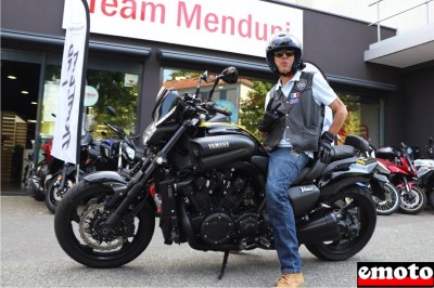 Boris et sa Yamaha VMax 1700 chez Team Menduni à Grenoble