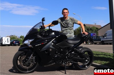 Jean-Christophe et sa Suzuki GSXS 1000 F chez Motos Dario