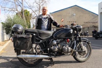 Gérard et sa BMW R50, une ancienne, chez JMS Motos à Avignon