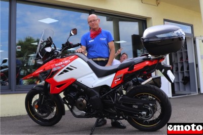 Claude et sa Suzuki VStrom 1050 XT chez Motos Dario à Colmar