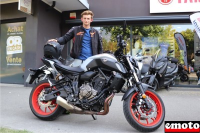 Julien et sa Yamaha MT 07 chez Yamaha Team Menduni Grenoble