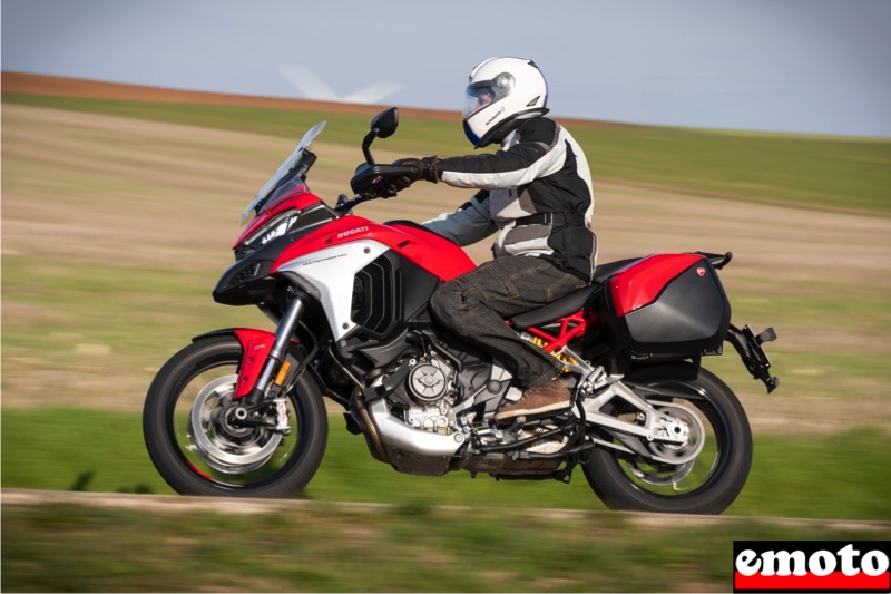 ducati multistrada v4 s pack travel et radar rouge jantes a batons a 24340 euros