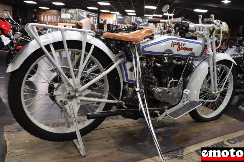 vue arriere de cette harley davidson 1000 j de 1918 de l armee us