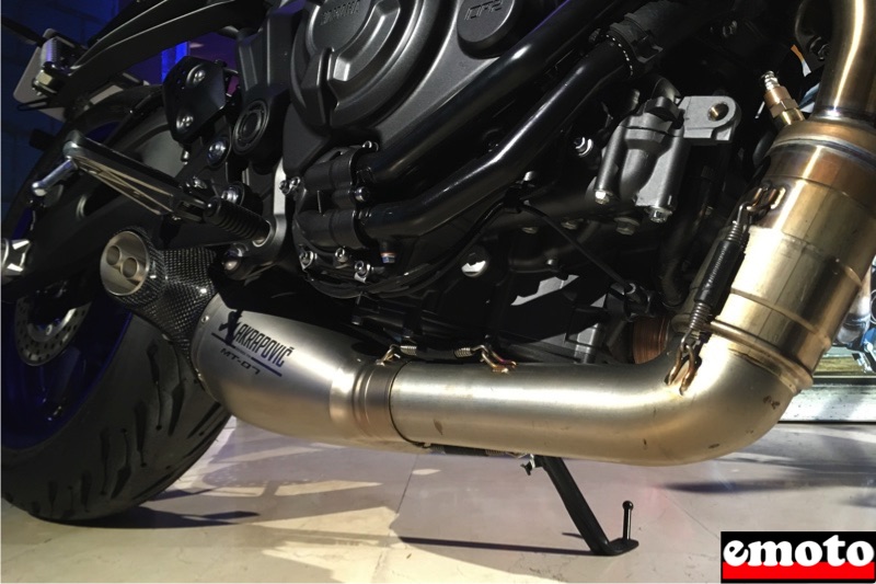 ligne complete akrapovic pour la yamaha mt 07 2021 avec le pack sport pro