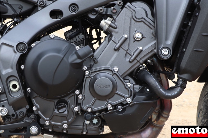 moteur augmente de 42 cm3 pour atteindre 899 cm3 et passer euro5 avec de belles performances moteur augmente de 42 cm3 pour atteindre 899 cm3 et passer euro5 avec de belles performances