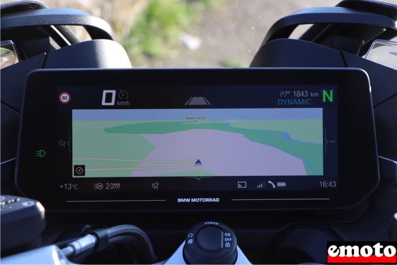 navigation en plein ecran c est large mais pas tres haut navigation en plein ecran c est large mais pas tres haut