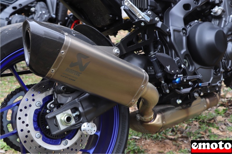 silencieux akrapovic sur la yamaha mt 09 2021