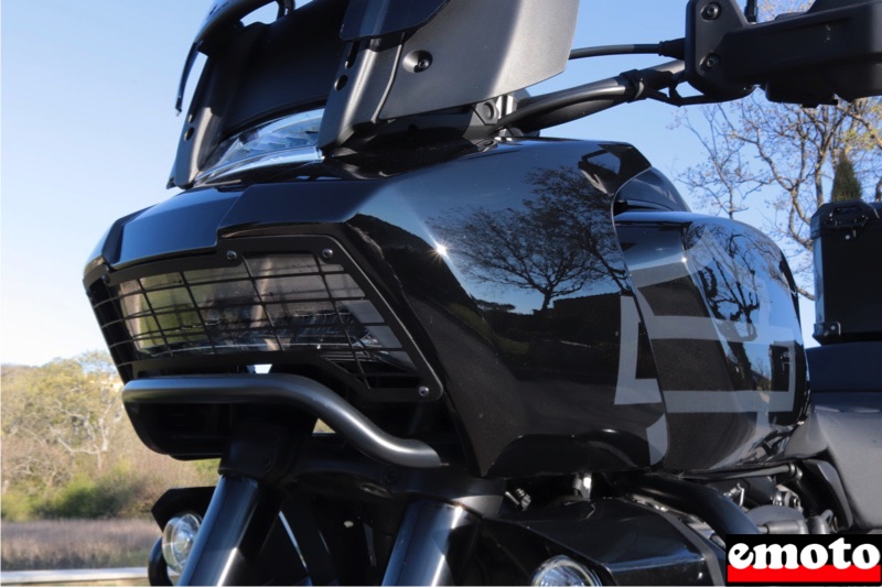 Essai Harley-Davidson Pan America 1250 : les accessoires, grille de phare pan america 1250