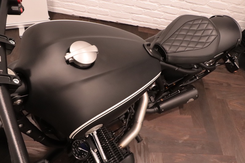 Bmw r18 on sale tank machine