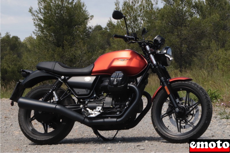 la moto guzzi v7 850 garde la ligne de la v7 iii precedente