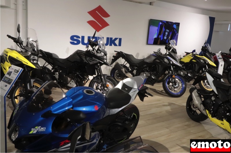 suzuki v strom derriere la gsxr 1000 chez msr boulevard michelet a marseille