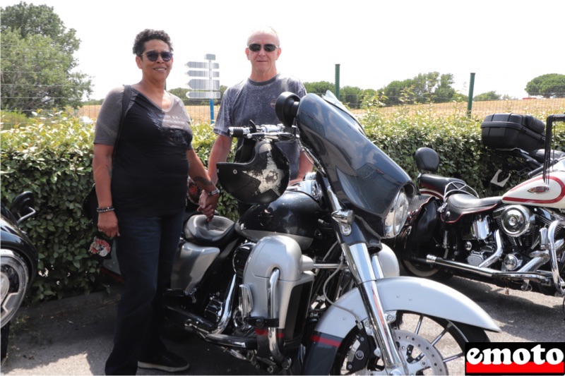 Harley-Davidson Street Glide CVO de Christian à Macadam Moto, christian et yamina avec leur harley davidson street glide cvo