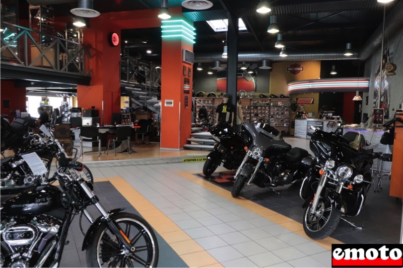 showroom chez macadam moto montpellier