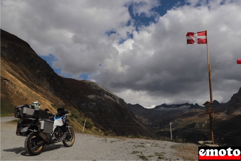 en face le glacier et l italie en dessous bonneval sur arc en face le glacier et l italie en dessous bonneval sur arc